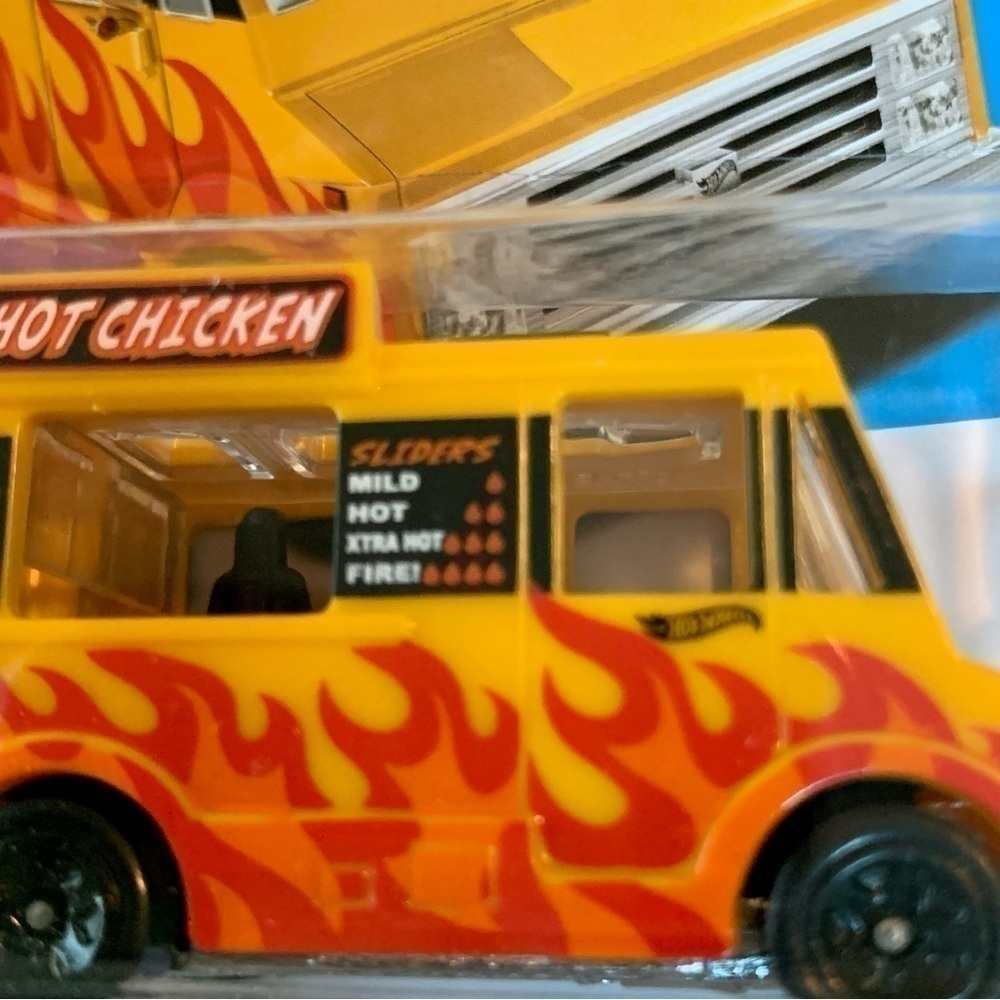 HOT Wheels Quick Bite Hot Chicken (Orange) 2022 Sweet Rides - Picture 5 of 14